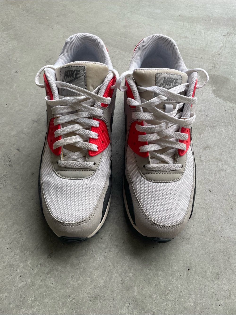 Nike Air Max 90 sneakers in white & red, size US 9